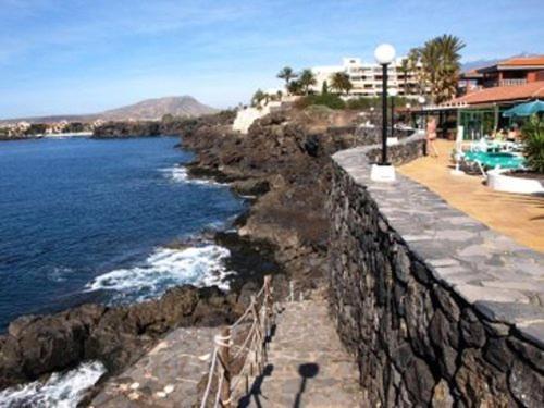 Cozy Apartment Tenerife South Wifi & Pool コスタ・デル・シレンチオ エクステリア 写真